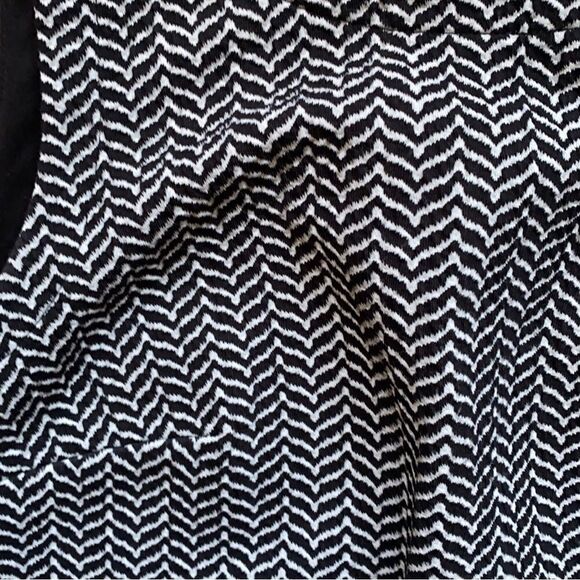 Loft dress. Size XS. Excellent condition. Black and white color - Picture 3 of 9